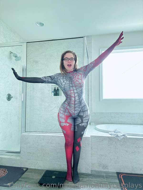 musclemommycosplays image #0