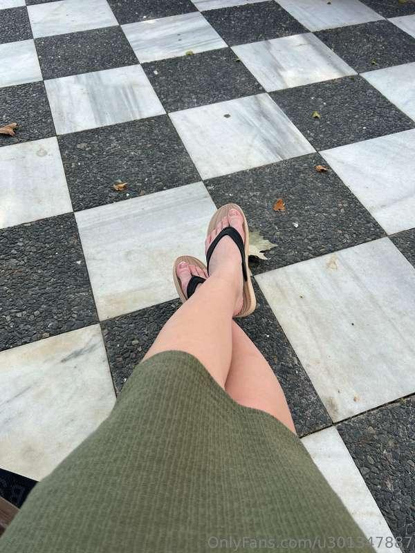 do you like flip flops that go in between your toes?
