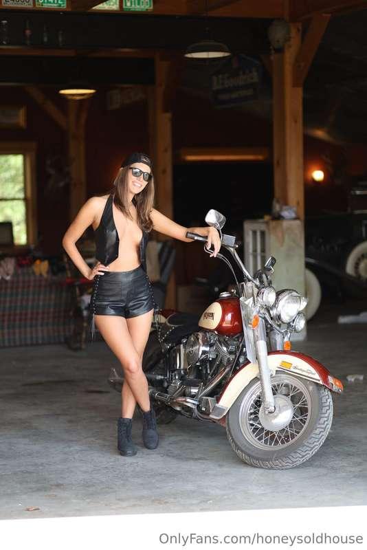 Who are my bikers? 🤟🏼That V twin vibrates just right.. that'..