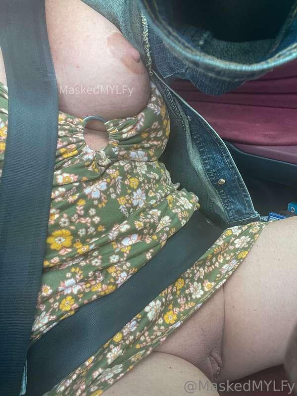 Isn’t sundress weather great?😜