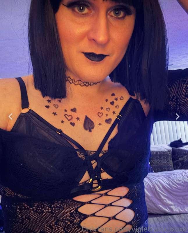 @violetrainxoxoxo  Goth | BBC | Mistress | Cuck ☠️ I’m the m..
