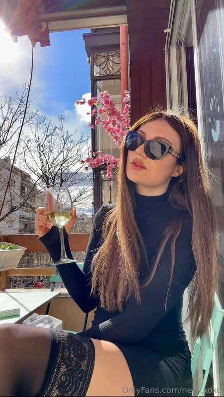 Books and wine - the perfect combination 🍷  📚 My favorite bo..