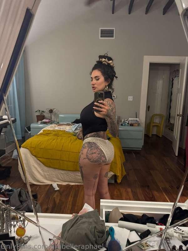  Accidentally made the bed look extra inviting 😇