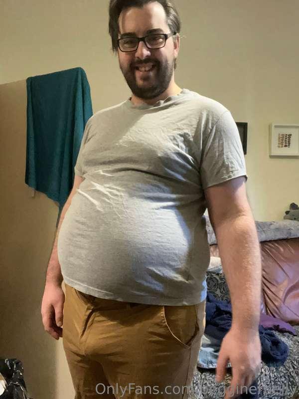 Just been out to buy breakfast dressed in a nice tight t shi..