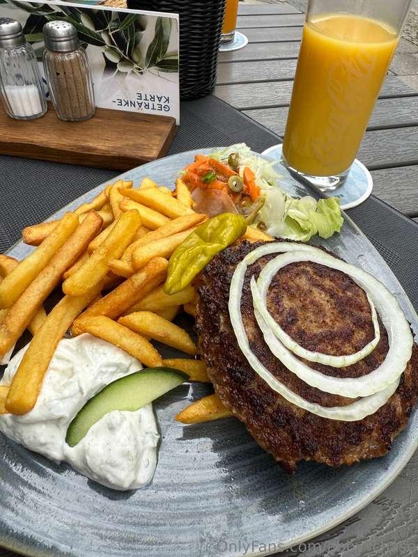 Have you ever had that situation when on the first date a gi..