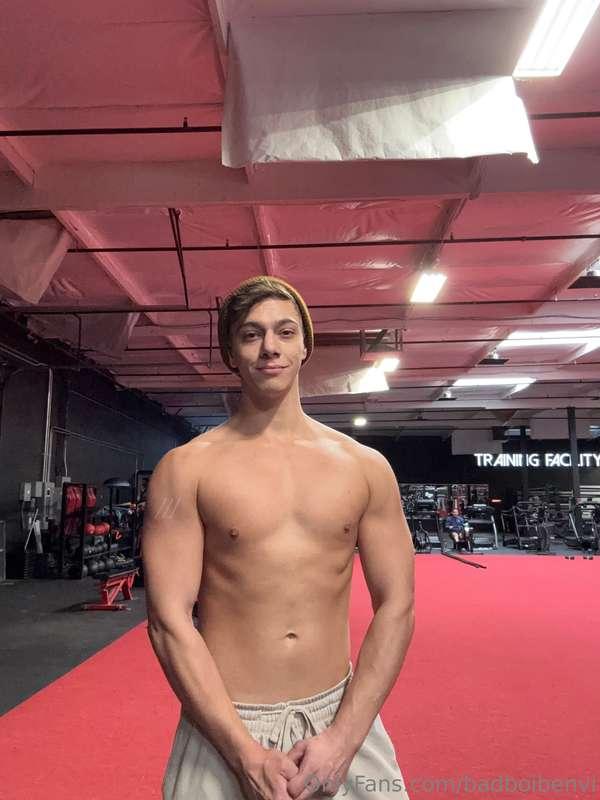 Progress pics!!! swipe to see the clothes come off 🥵