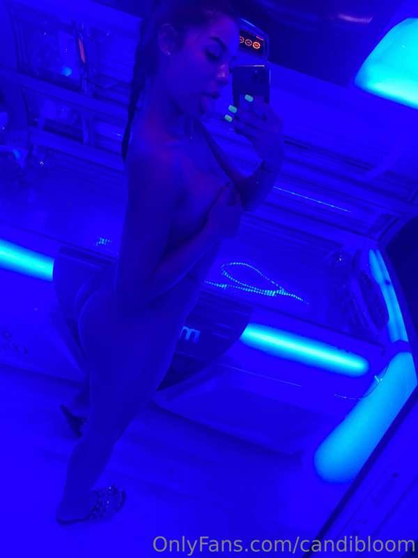 Ready to cumm? 🍆💦 DM me daddy 💋💕