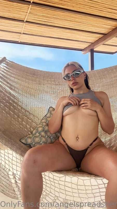 angelspreadsherwings image #0