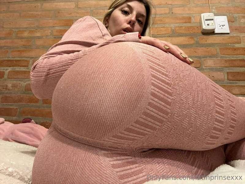 WHO WANTS MORE VIEW FROM BEHINDS ? OR DO YOU PREFERE TO SEE ..