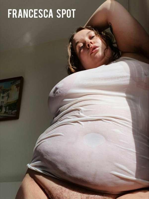 is @francescaspotfree winning this wet tshirt contest? 💦 *fo..