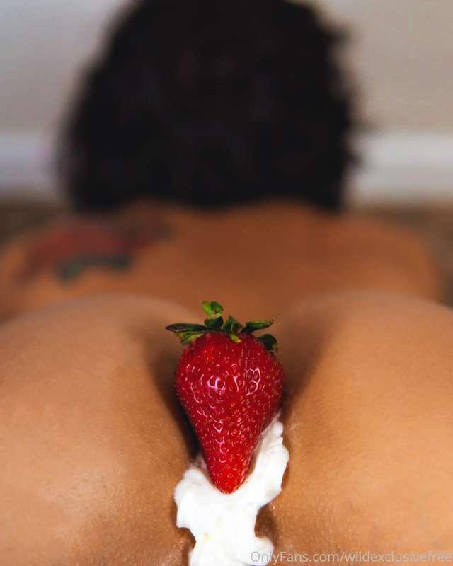 Strawberries and whipped cream anyone? @thekittykapfree