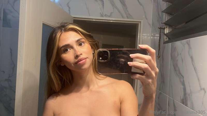 still figuring out how to feel sexy… am I doing okay? 🥺💕