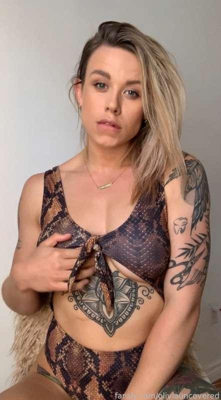 You've been such a good patient boy, but I know your cock is hard and ready to burst for your Goddess. 🥵😈👑  


#sexy #ass #girlnextdoor #fit #boobs #tattoos #college #student #tits #butt #fyp #roleplay #fantasy 