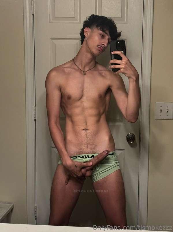 My cock is my lucky charm 🍀 Happy saint pattys day ;))