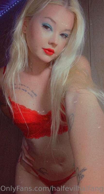 Tell me your morning routine!

Here’s mine: wake up, coffee,..