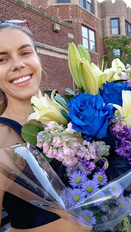 💐🌹🌸 What's your favorite flower?