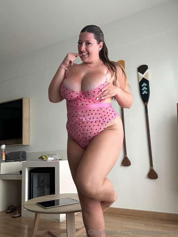 When the lights go down, the wild side comes out 🌙