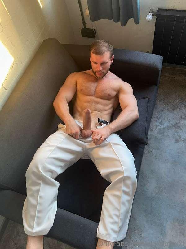 Need someone to serve me! 