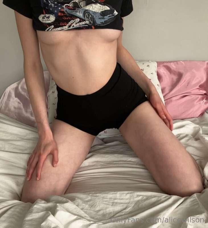 Are you team underboobs or team hals-assed pants?