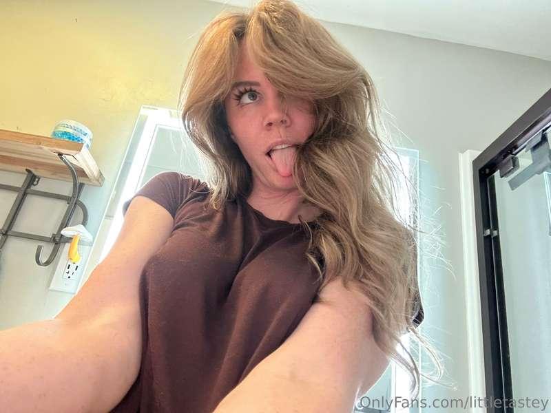 Do my boobs look bigger?! Idk what’s going on but they seem ..