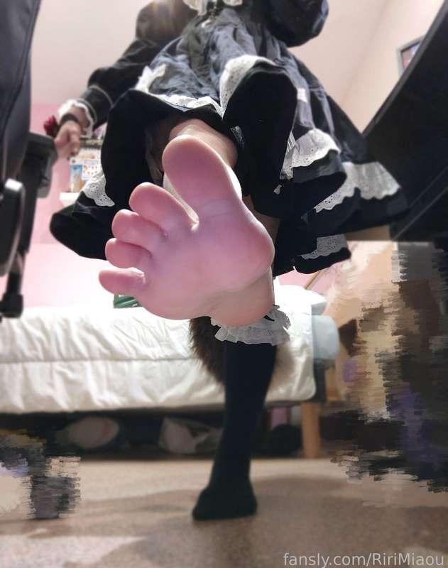 Feetpic de Noël 🎄 (imaginez que je me prépare pour faire un footjob)