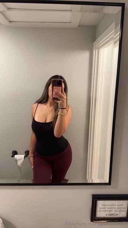 do you think im girlfriend material? 😘