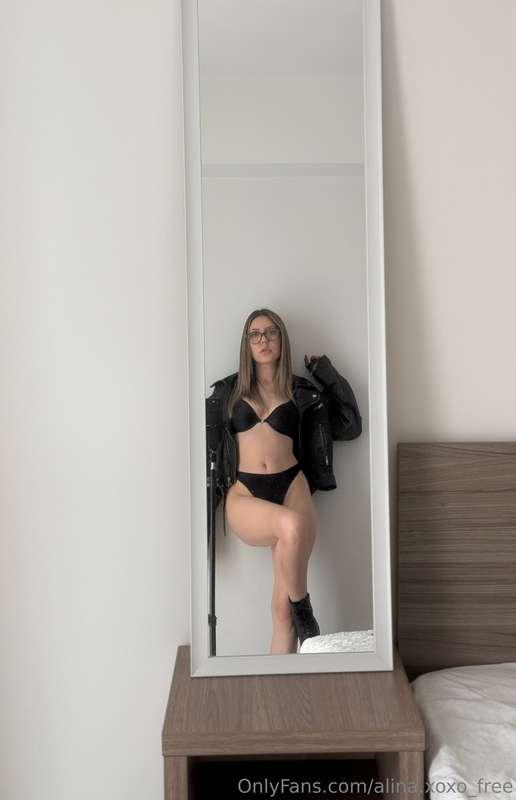 Mirror mirror on the wall... continue in the comments 👇🏻🤭
