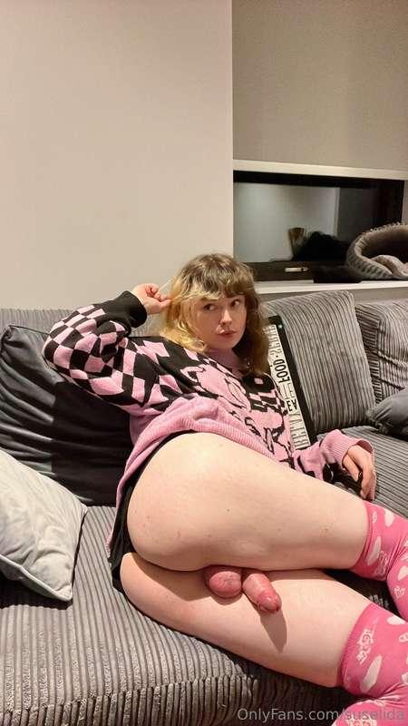 Who likes chilling at home wearing almost nothing this time ..