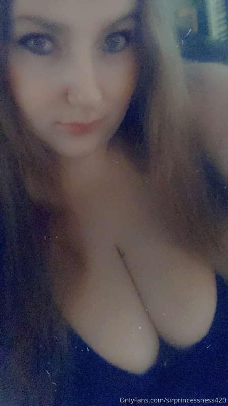 Going to a wedding today so I won’t be as active ❤️❤️❤️ I’ll..