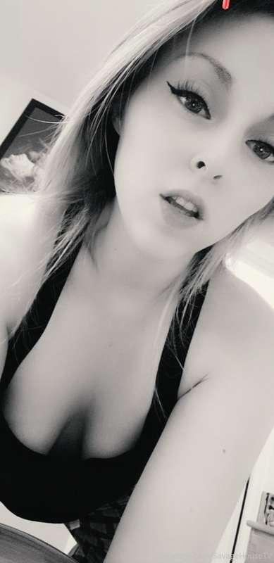 When you weren't ready for the pic but the cam said fuck it ..