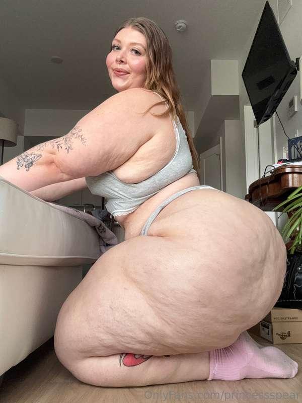 I bet you wish you were spooning this gigantic booty right n..