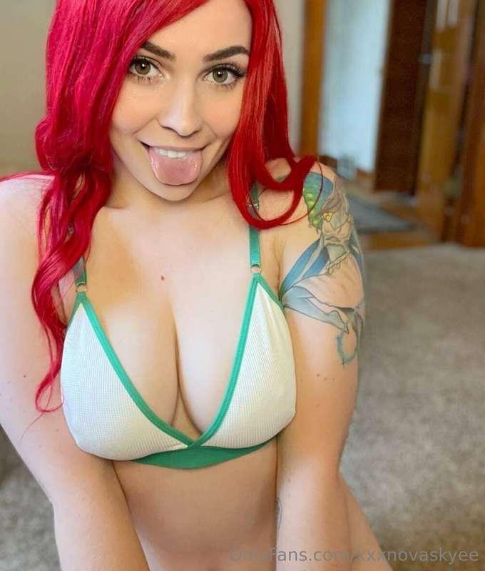 𝙻𝚎𝚝 𝙴𝚖𝚎𝚛𝚊𝚕𝚍 𝚊𝚍𝚍 𝚜𝚘𝚖𝚎 𝚜𝚙𝚒𝚌𝚎 𝚒𝚗𝚝𝚘 𝚢𝚘𝚞𝚛 𝚍𝚊𝚢 𝚘𝚗 𝚑𝚎𝚛 𝙵𝚁𝙴𝙴 𝚙𝚊𝚐𝚎 🌶️..