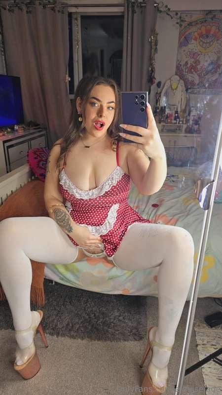 I want to play with myself infront of you while you stroke y..