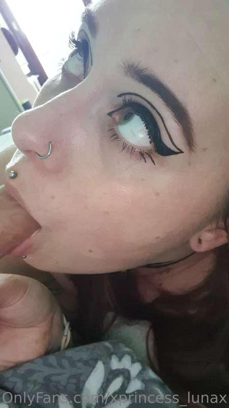 😘