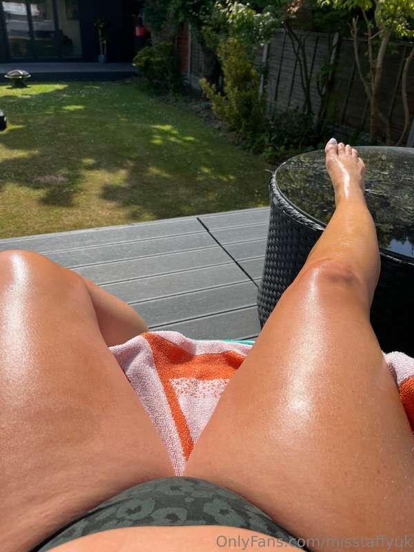I like to get oiled up and naughty. Come join me honey💦
