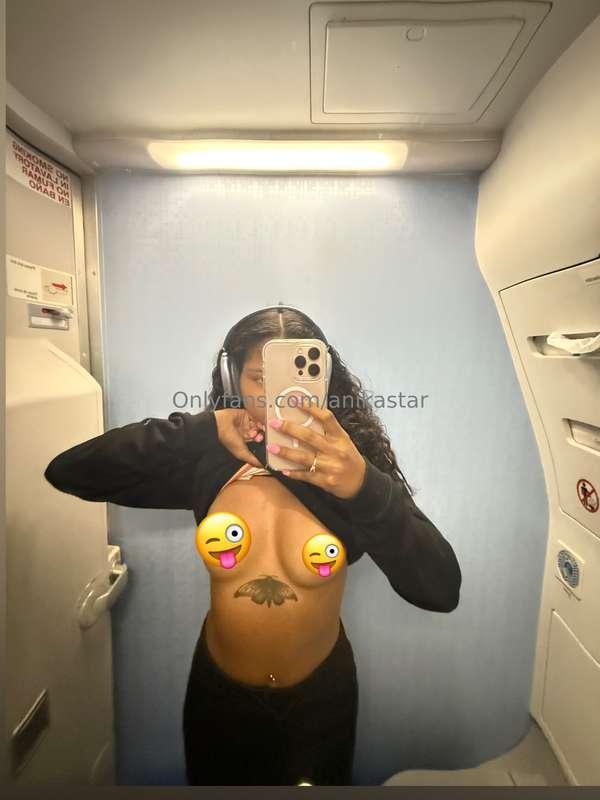 LIVE STARTS IN TWO HOURS BABY 