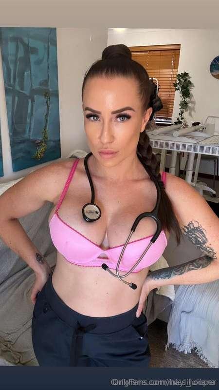 Subscribe to the hottest nurse from the West @haylihooper 🔥H..