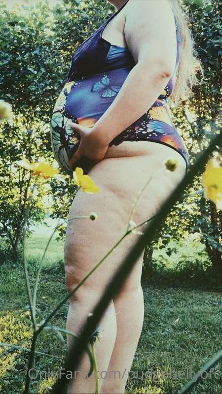 Some stills from a quick little practice video I did tonight..