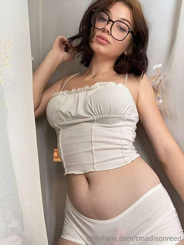 What’s the biggest red flag besides making you cum under a m..