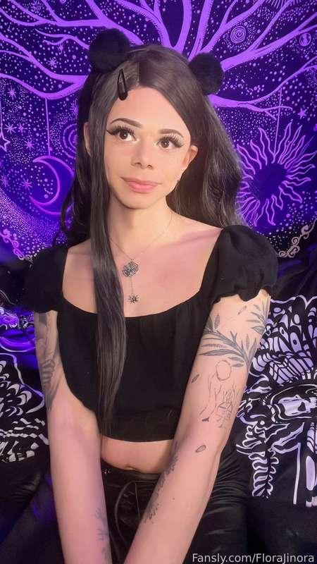 Starting my daily posting ventures of with something simple! Some selfies 💖 

I’ll be doing my best to post new content every day without sacrificing quality! Lots of videos and photo sets to be enjoyed, and I'll be doing custom video and picture requests again! ✨