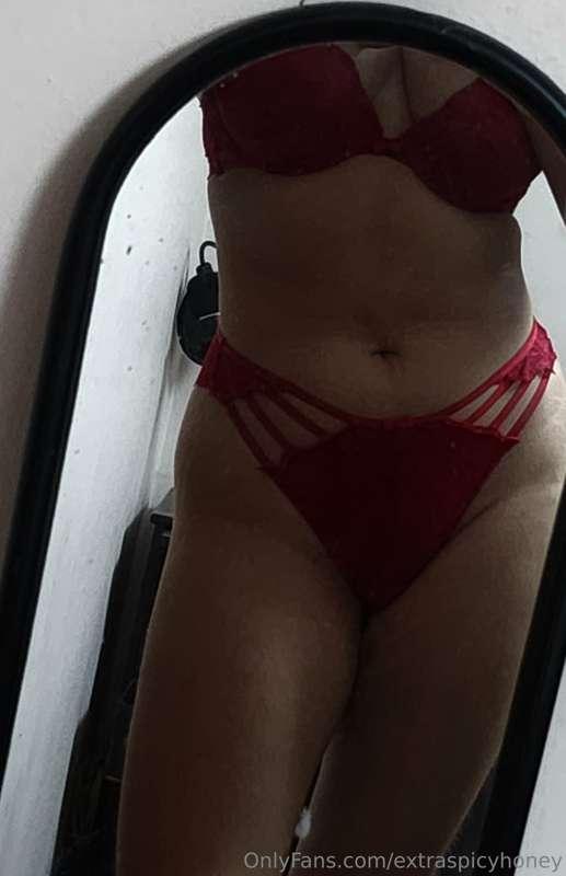 Am I your type?😊
If you want to see more DM me for a price🍯