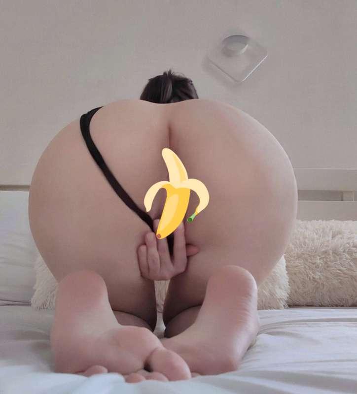 Instead of this banana🍌 it could be your hard dick😈🥵 or tong..