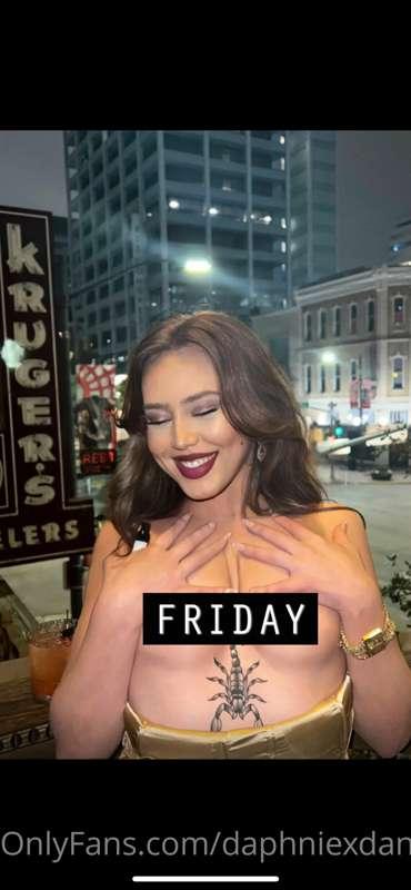 happy friday babe 🥰✨