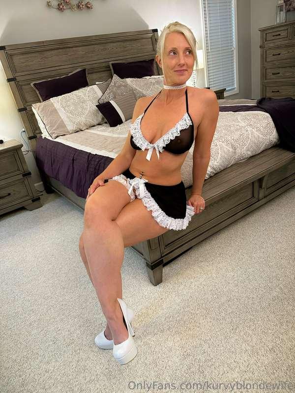 More of that sexy, filthy maid for you!
