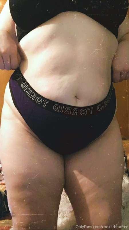 https://onlyfans.com/chokerbrat