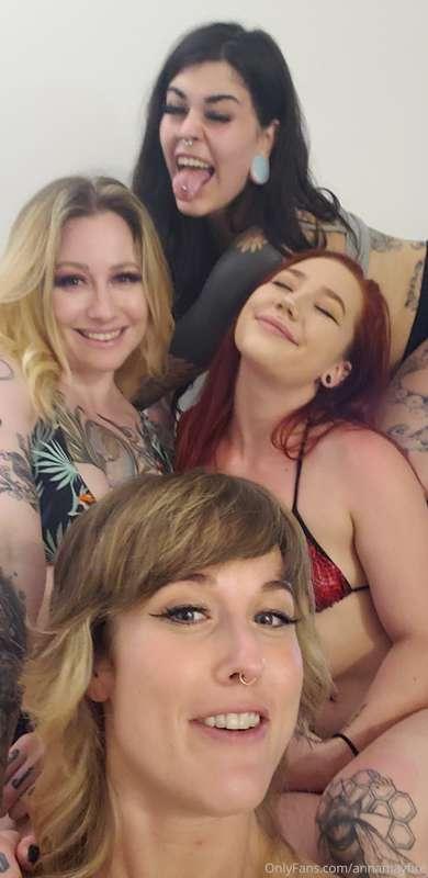 Dream Team @charleebeckett @sirenerouge @sarahmoonsg and me!