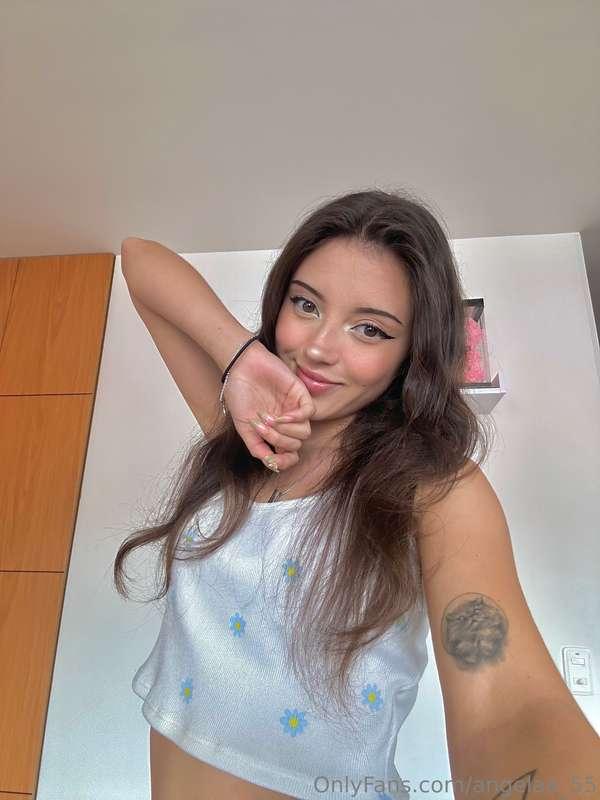 *Smiles for Fridayyy*(*^ ‿ <*)♡