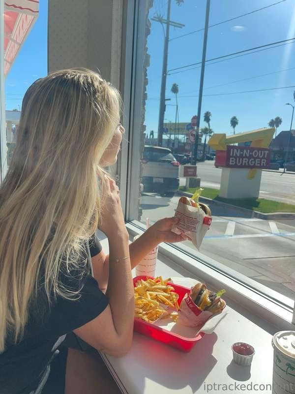 mondays taste like burger or is it just me? 🤪
