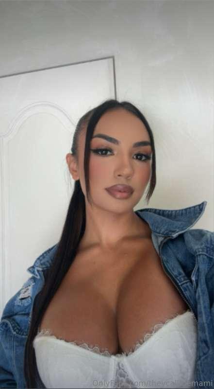 hi babes 😘😘 i'm active so come play with me!