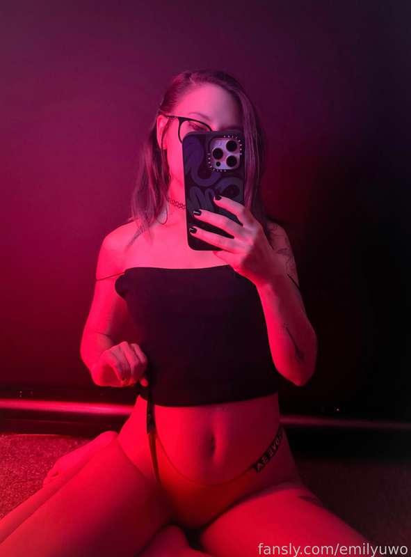emilyuwo image #1